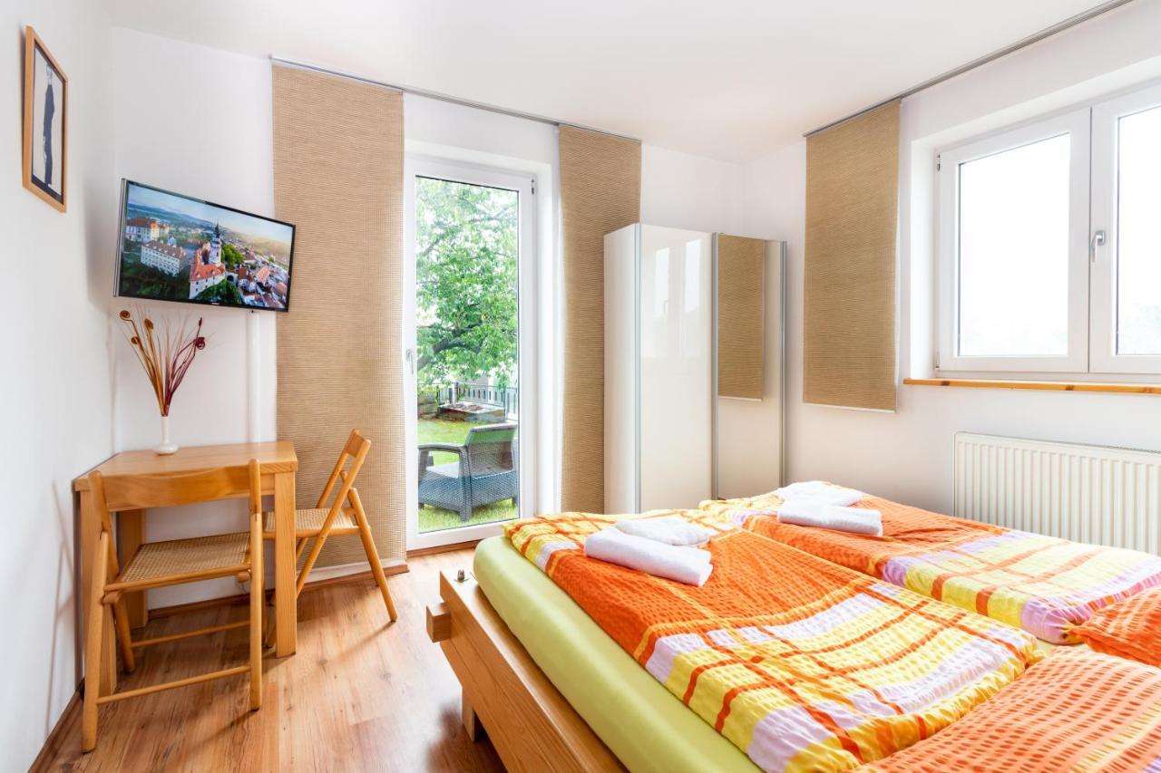 Ubytovani Bezchlebovi Hotel Cesky Krumlov Bagian luar foto