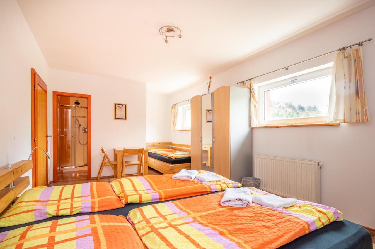 Ubytovani Bezchlebovi Hotel Cesky Krumlov Bagian luar foto